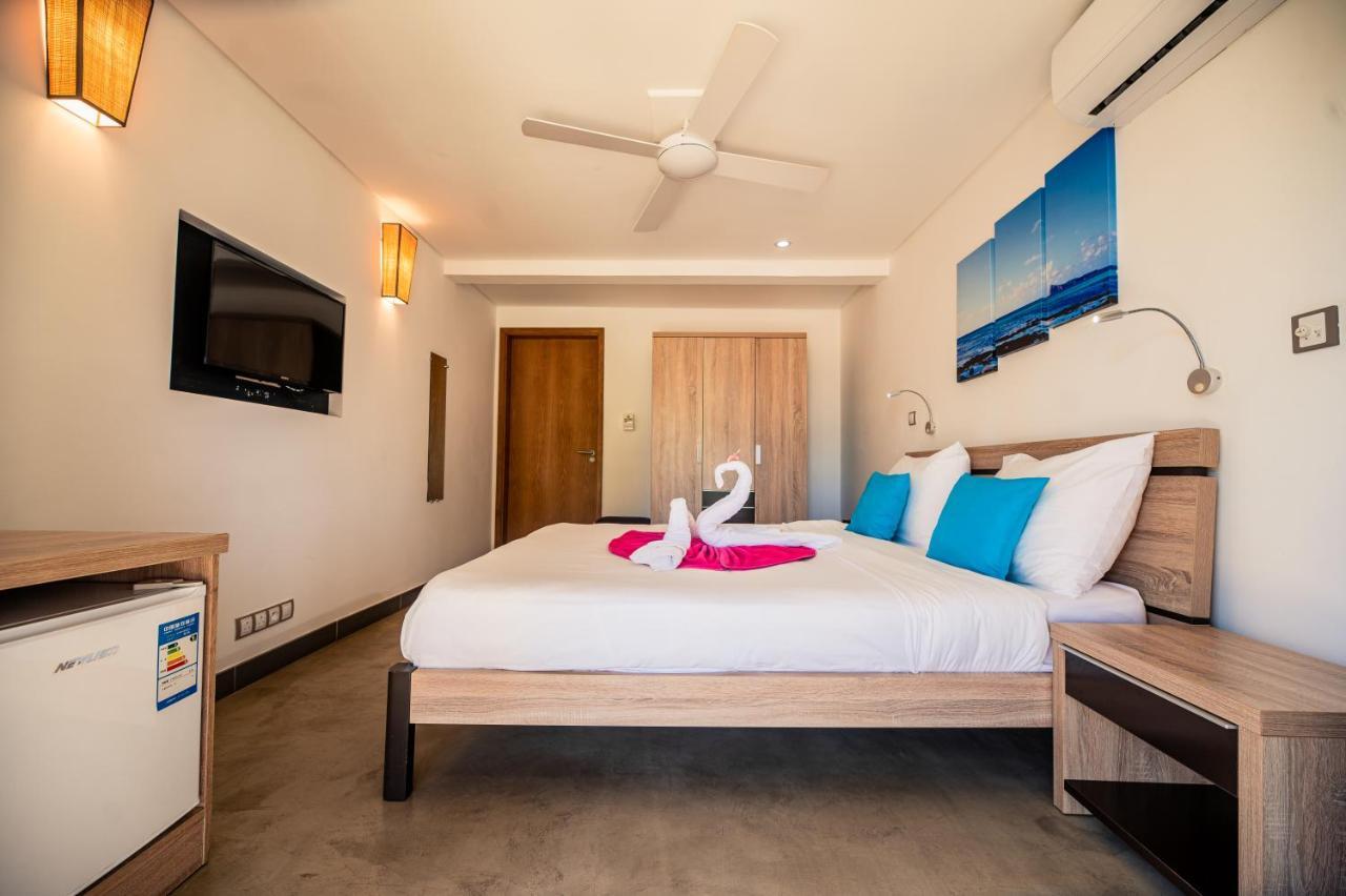 Toparadis Guest House Pereybere Beach Exterior photo