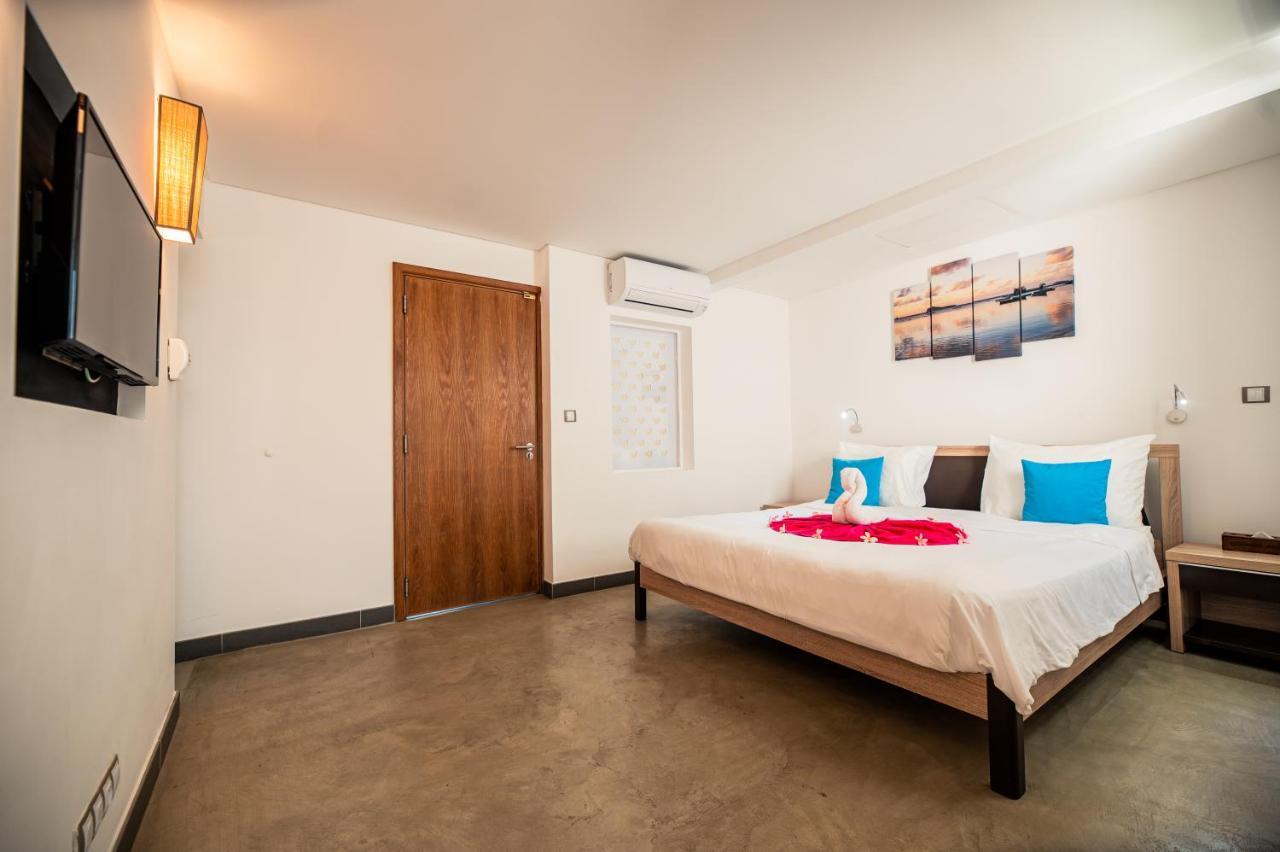 Toparadis Guest House Pereybere Beach Exterior photo