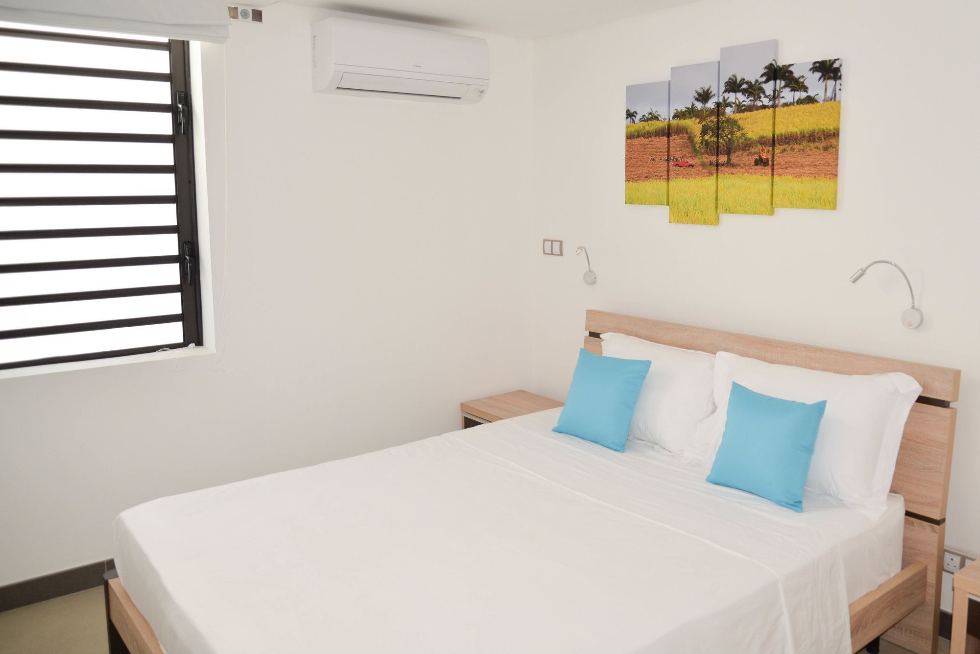 Toparadis Guest House Pereybere Beach Exterior photo